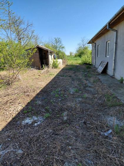 Casă cu Teren 3177 Mp în Stăncești