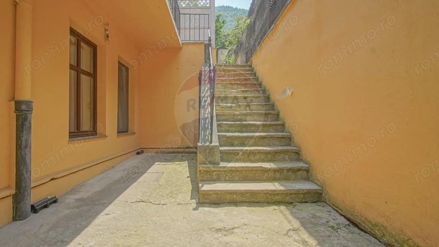 Apartament cu 3 camere decomandat în Centrul Istoric