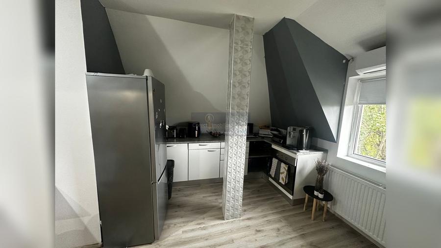 Apartament cu 2 camere decomandat, mobilat în Decebal