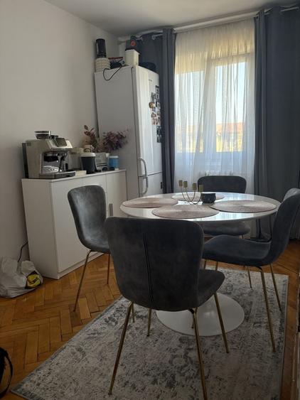 Apartament cu 3 camere semidecomandat în Șagului
