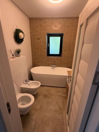 Casă cu 4 camere cu Teren 560 Mp în Central