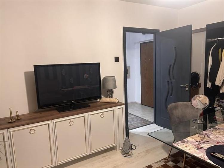 Apartament cu 2 camere decomandat în Titulescu