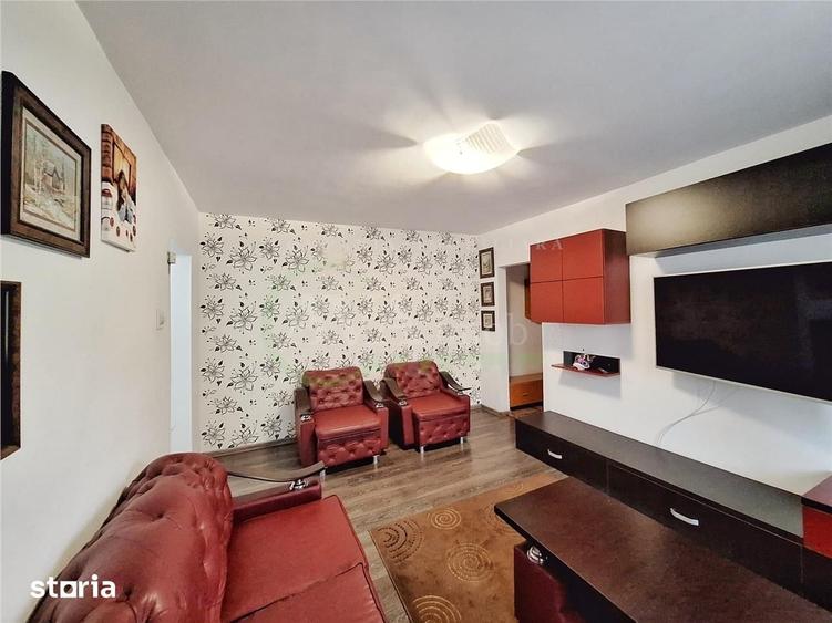 Apartament cu 3 camere semidecomandat în Republicii