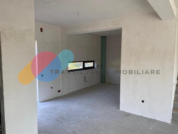 Duplex cu 4 camere cu Canalizare în Iris