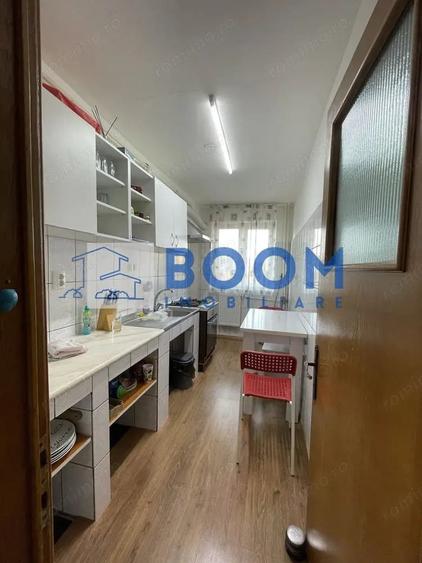 Apartament cu 4 camere decomandat în Ostroveni
