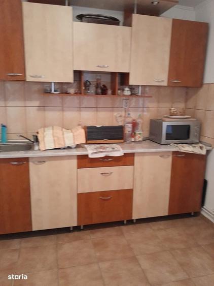Apartament cu 3 camere decomandat în Exterior Vest