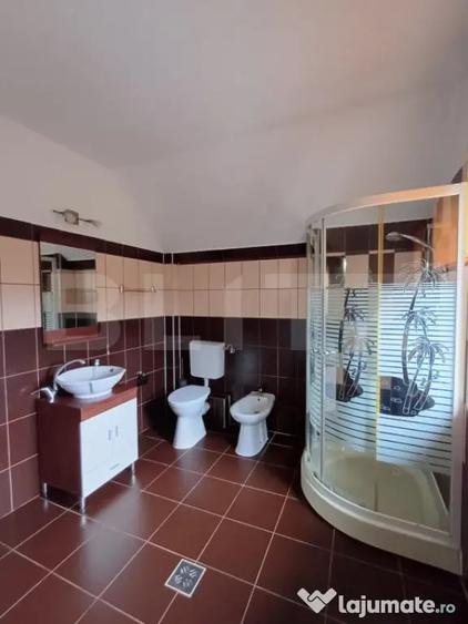 Casă cu 5 camere cu Teren 600 Mp în Central