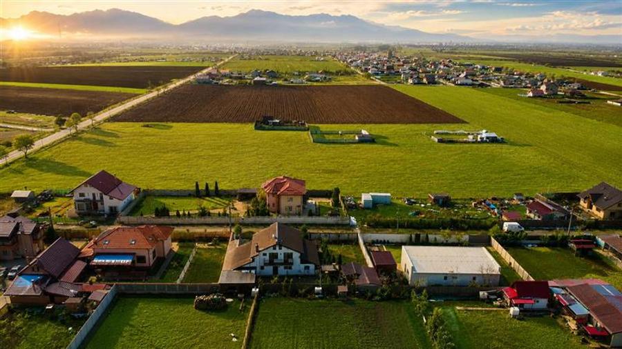 Teren Construcții intravilan de 18188 mp, în Exterior Est