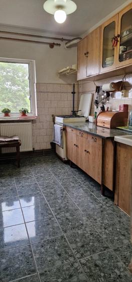 Apartament cu 4 camere decomandat în Mircea cel Bătrân