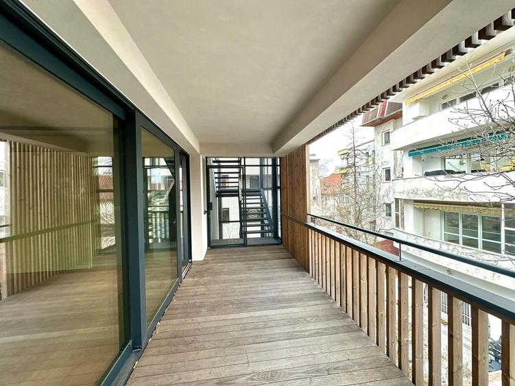 Apartament cu 3 camere decomandat în Dorobanți