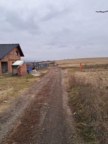 Teren de 5600 mp, în Archia