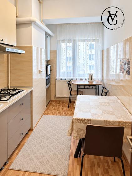 Apartament cu 2 camere decomandat, mobilat în Universitate