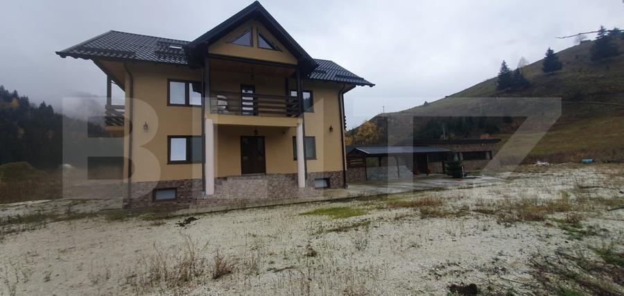 Casă individuală cu 8 camere cu Teren 5955 Mp în Vatra Dornei