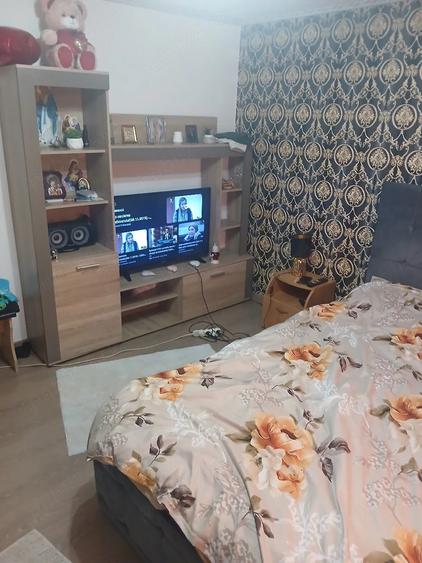 Apartament cu 3 camere decomandat în Grădiștea