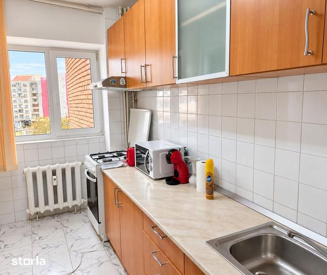 Apartament cu 3 camere în Intim