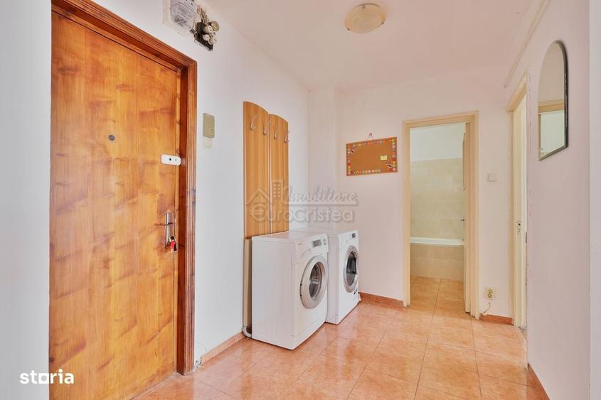 Apartament cu 2 camere decomandat în Est