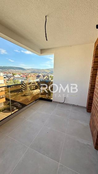 Apartament cu 3 camere decomandat în Florești