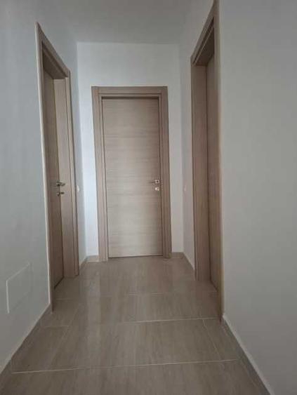 Apartament cu 3 camere decomandat în Titan