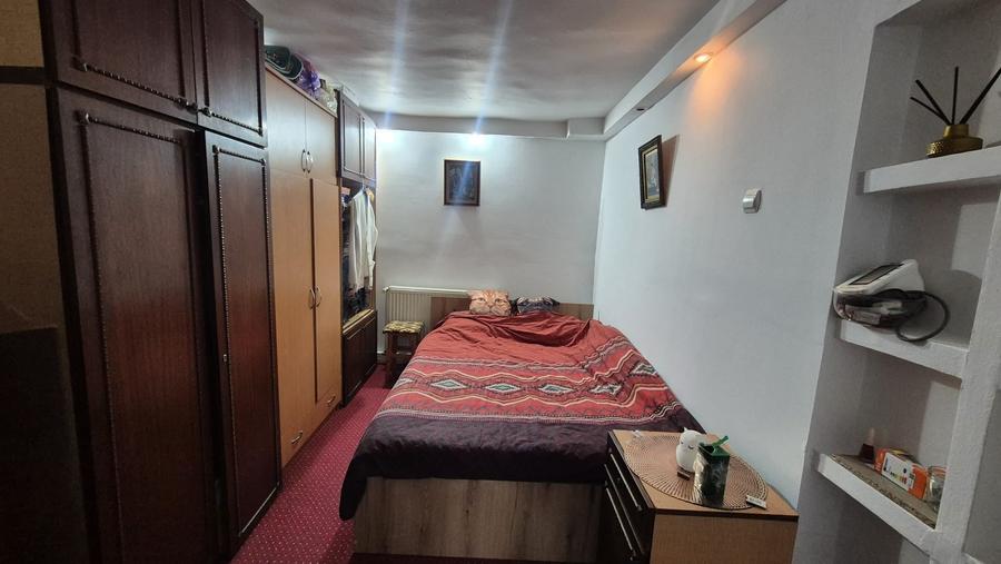 Casă individuală cu 2 camere cu Canalizare în Piața Centrală