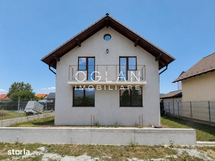 Casă cu 4 camere cu Teren 300 Mp în Central