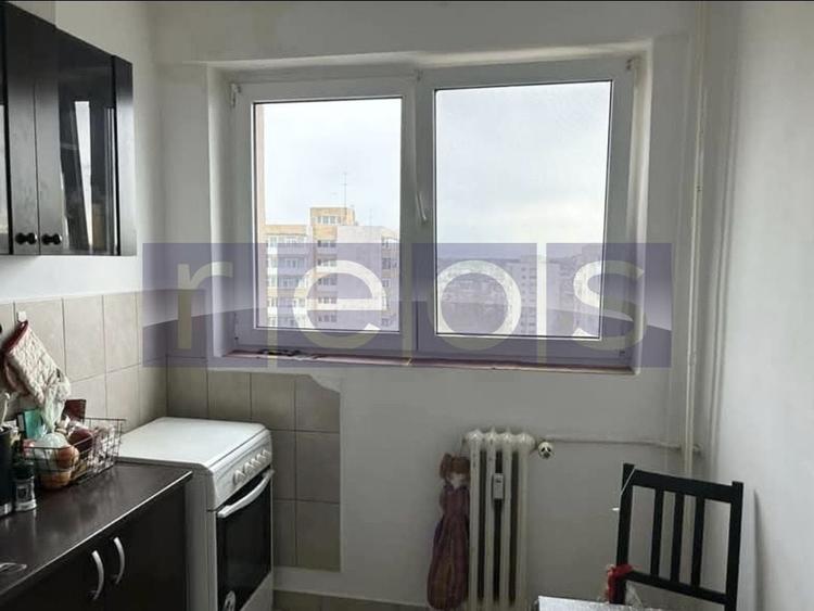 Apartament cu 2 camere decomandat, mobilat în Titan