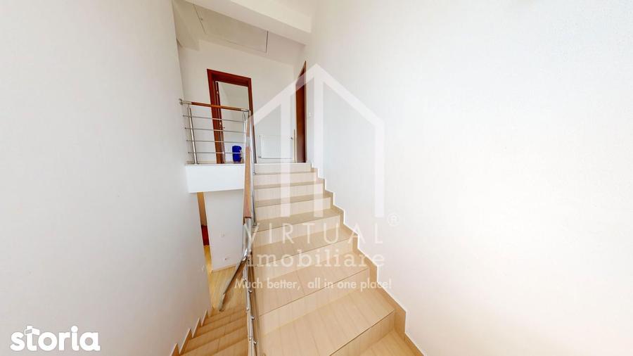 Casă cu 5 camere cu Teren 372 Mp în Roșia