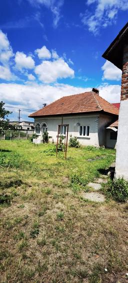 Casă cu 4 camere în Schitu Golești