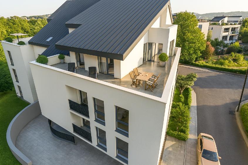 Apartament cu 2 camere decomandat în Tractorul