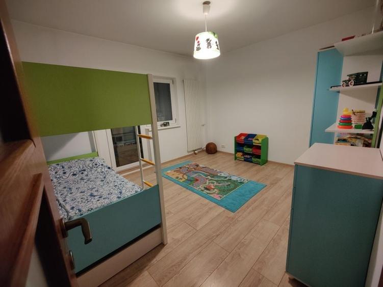 Apartament cu 3 camere decomandat în Cotroceni