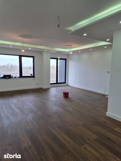 Apartament cu 4 camere decomandat în Herăstrău