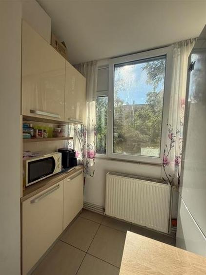 Apartament cu 3 camere semidecomandat, mobilat în Gării