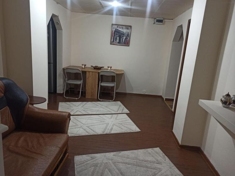 Apartament cu 2 camere decomandat în Uiasca