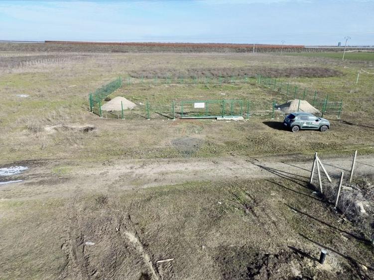Teren Construcții intravilan de 662 mp, în Nord