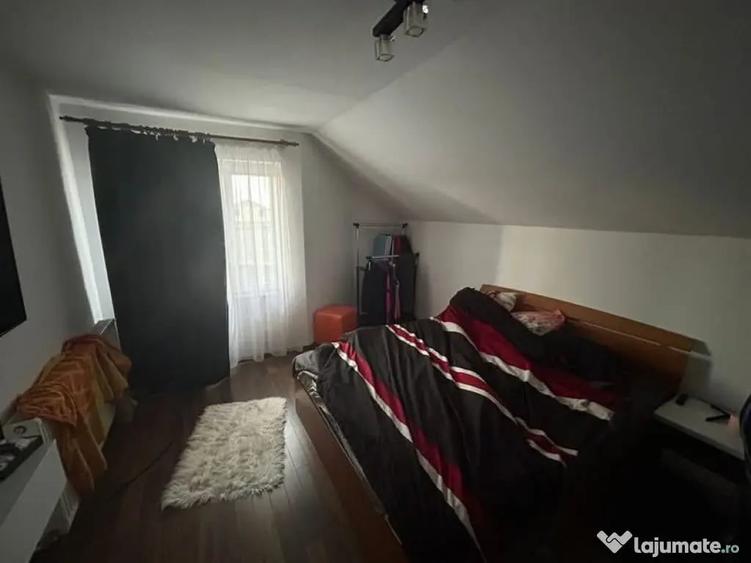 Casă cu 4 camere cu Teren 500 Mp în Malu Mare