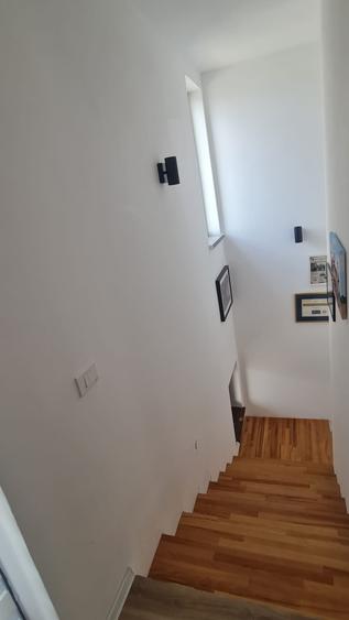 Casă cu 3 camere cu Teren 220 Mp în Berceni