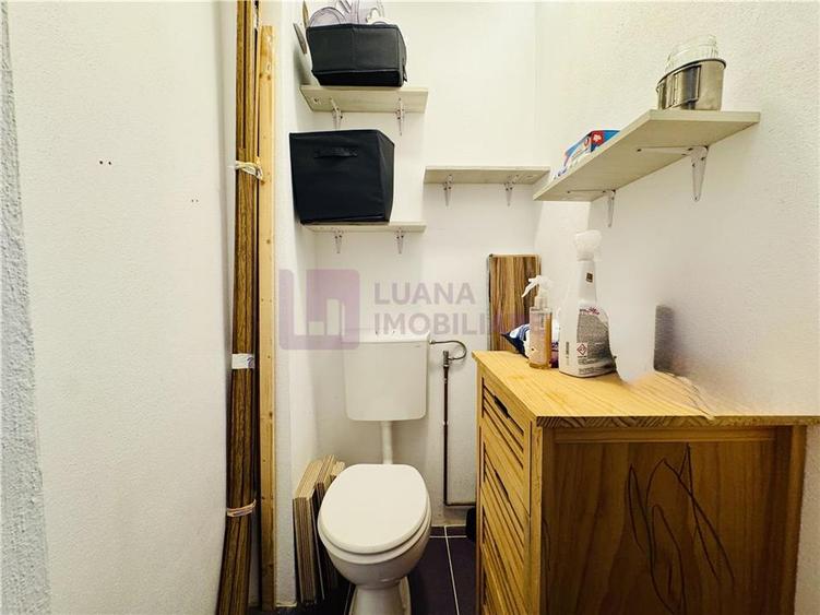 Apartament cu 3 camere semidecomandat, mobilat în Central