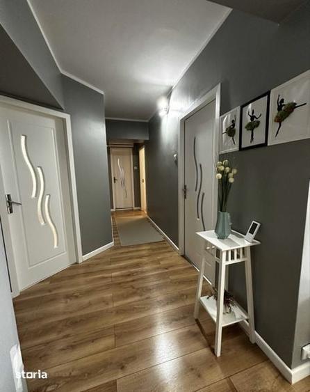 Apartament cu 3 camere decomandat în Letea