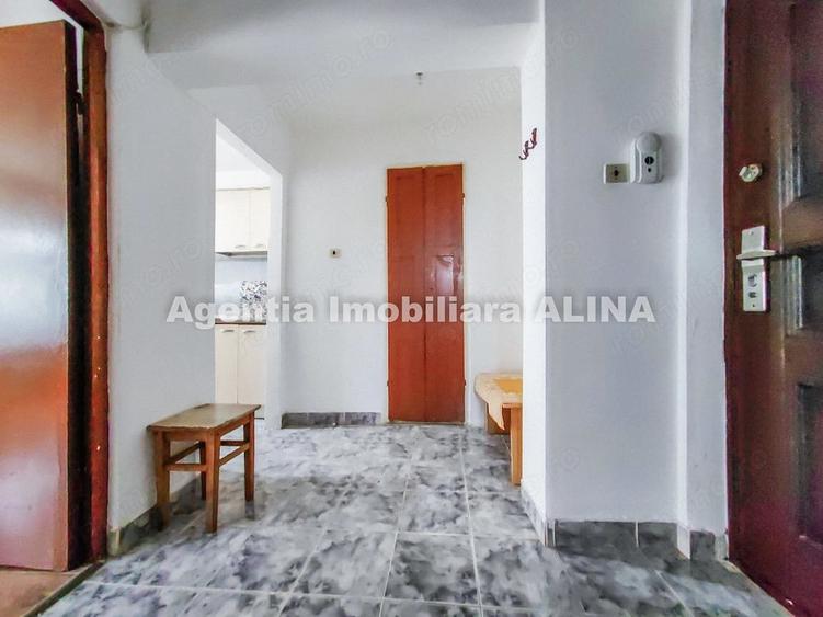 Garsonieră decomandată în Micro 15