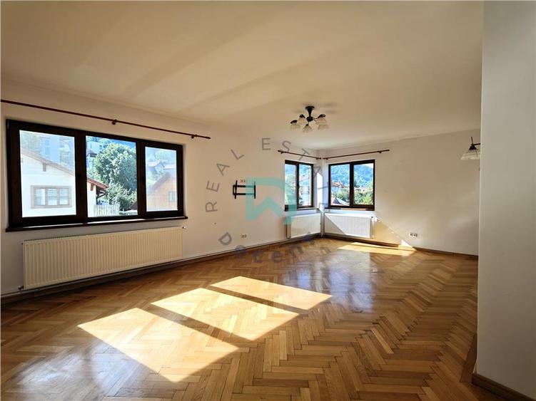 Apartament cu 3 camere decomandat în Centrul Istoric