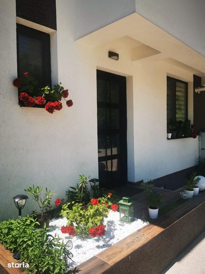 Casă cu 4 camere cu Teren 180 Mp în Central