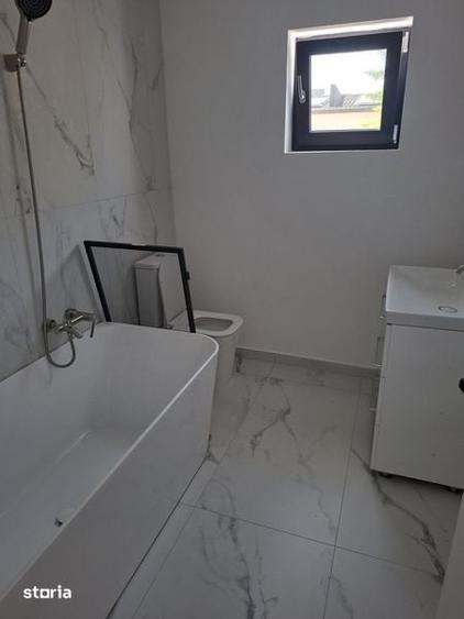 Casă cu 4 camere cu Teren 120 Mp în Est