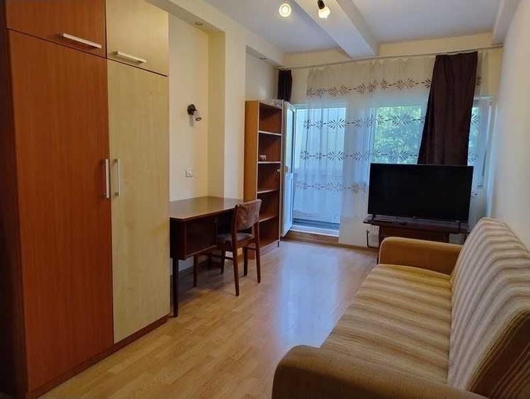 Apartament cu 2 camere decomandat în Gară