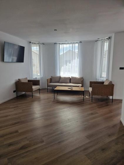 Casă cu Teren 3000 Mp în Ciolpani