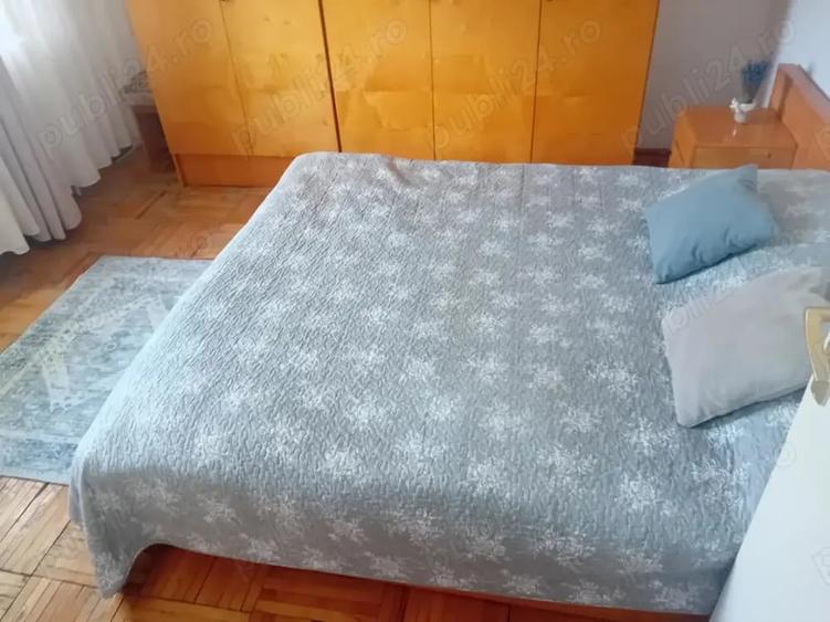 Apartament cu 3 camere decomandat în Precista