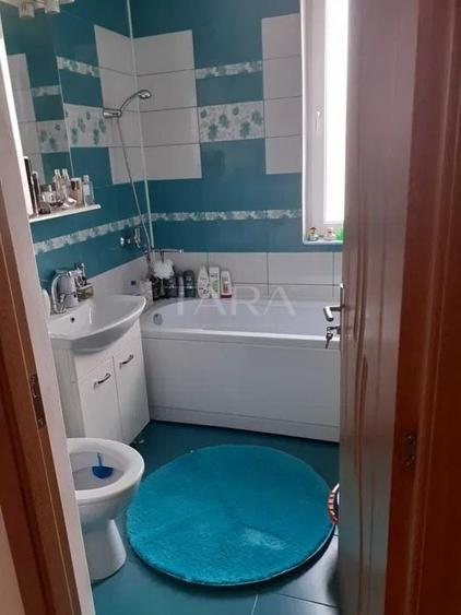 Apartament cu 3 camere decomandat, mobilat în Florești