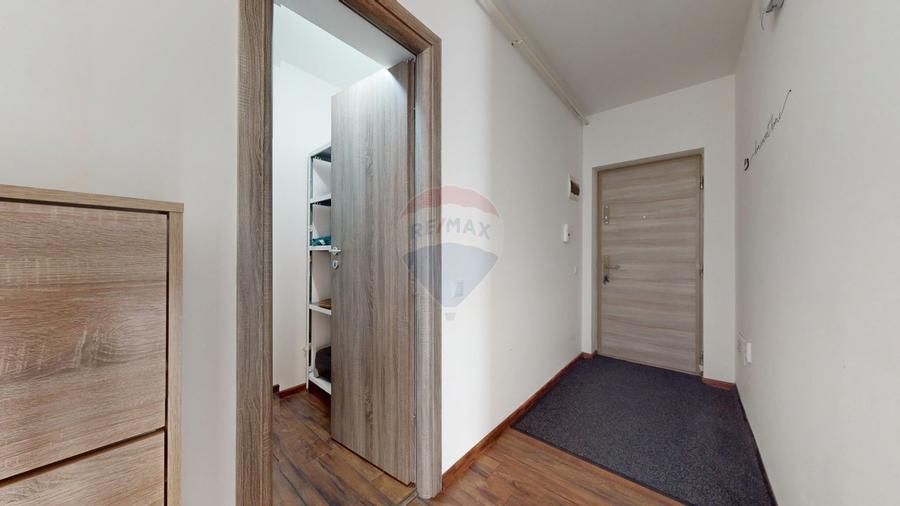 Apartament cu 2 camere decomandat, mobilat în Tractorul