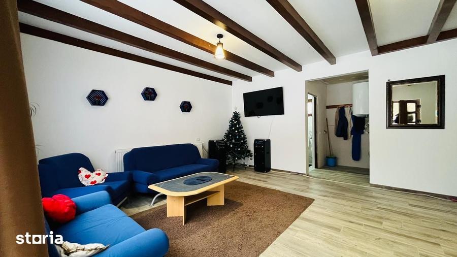 Casă cu 6 camere cu Teren 712 Mp în Central