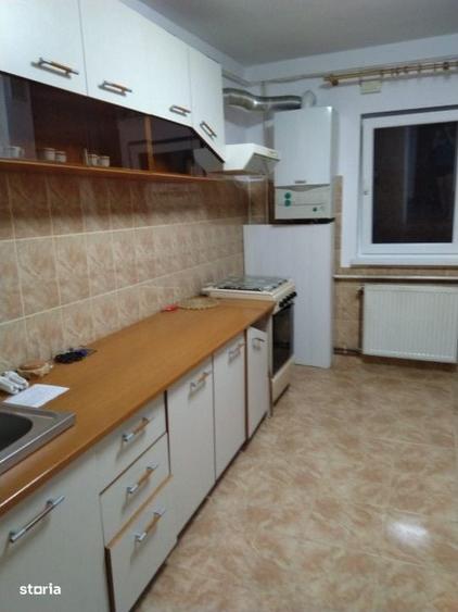 Apartament cu 3 camere decomandat în Zorilor