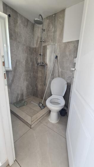 Casă individuală cu 4 camere cu Canalizare în Cetate
