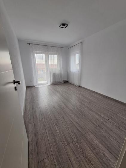 Duplex cu 4 camere cu Teren 362 Mp în Dumbrăvița
